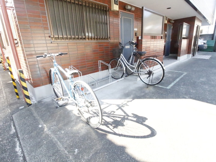 駐輪場 渡辺ビル