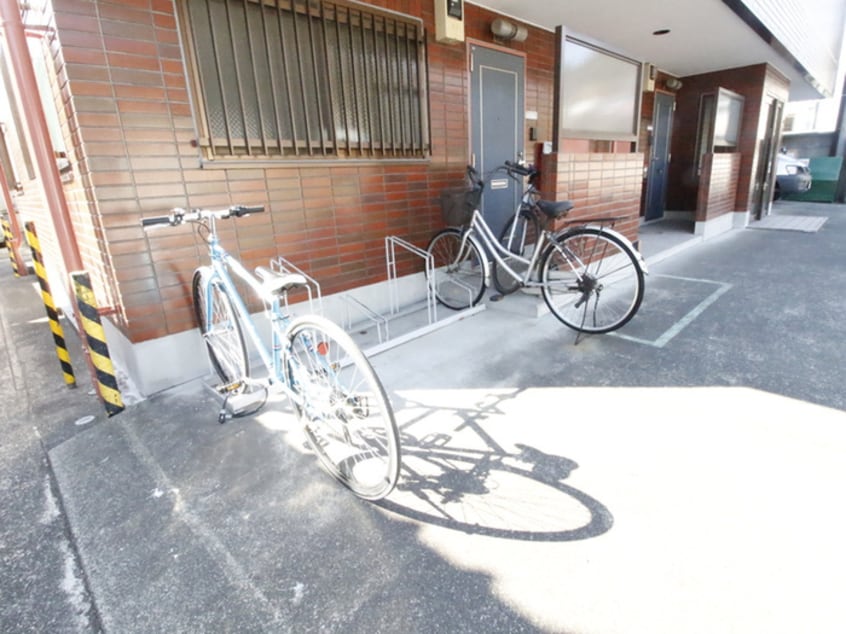 駐輪場 渡辺ビル