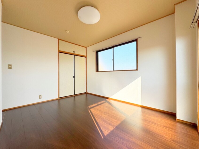 居室 プティシャトレＪＩＳ