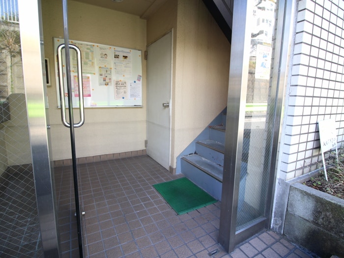 エントランス部分 ハイツ　カツラ