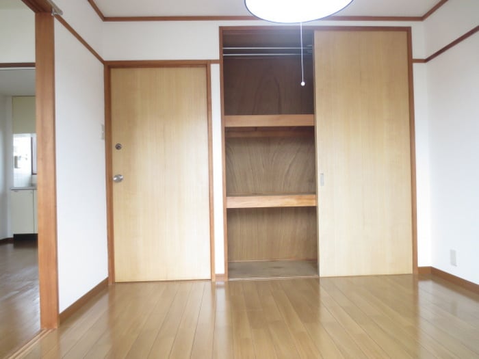 収納 ハイツ　カツラ