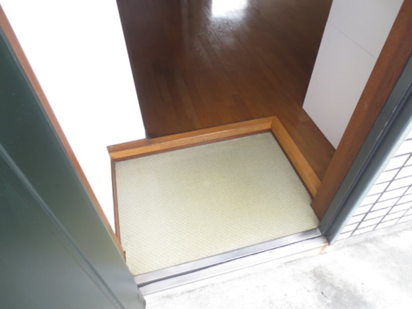 玄関 ハイツ　カツラ