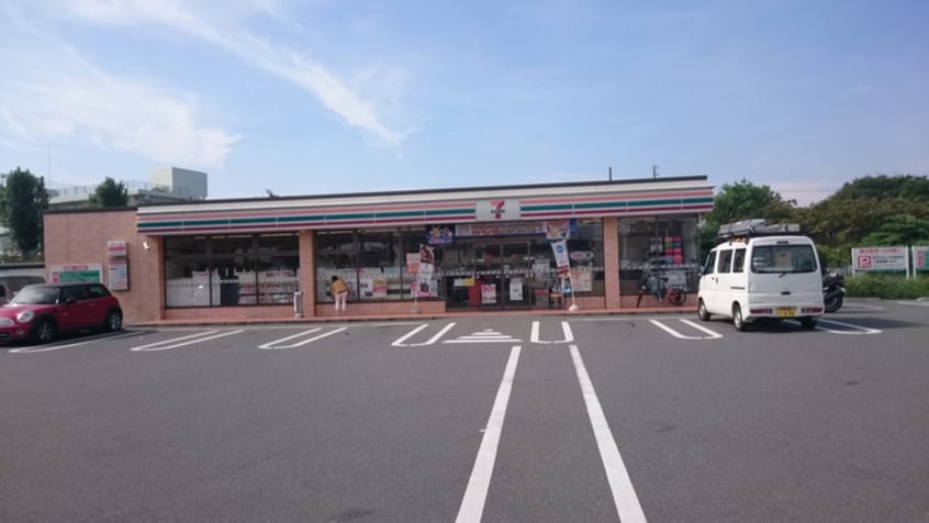 セブンイレブン　前原町5丁目(コンビニ)まで600m 和泉荘