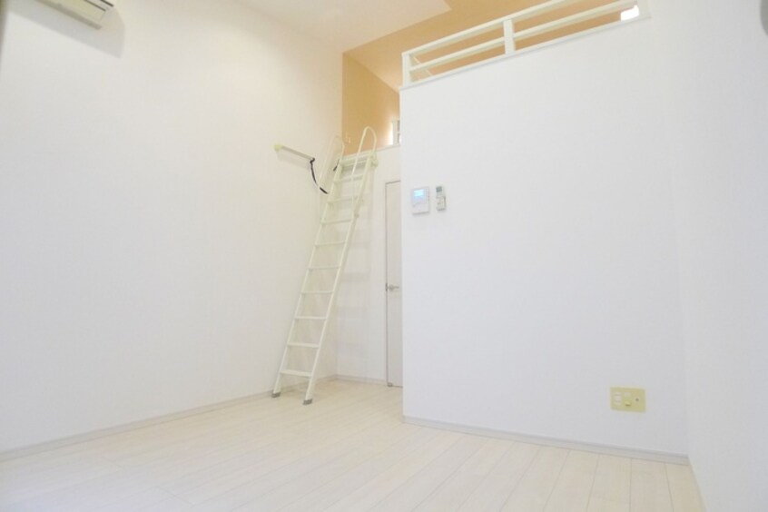 居室 レフィナ－ドカメオカ