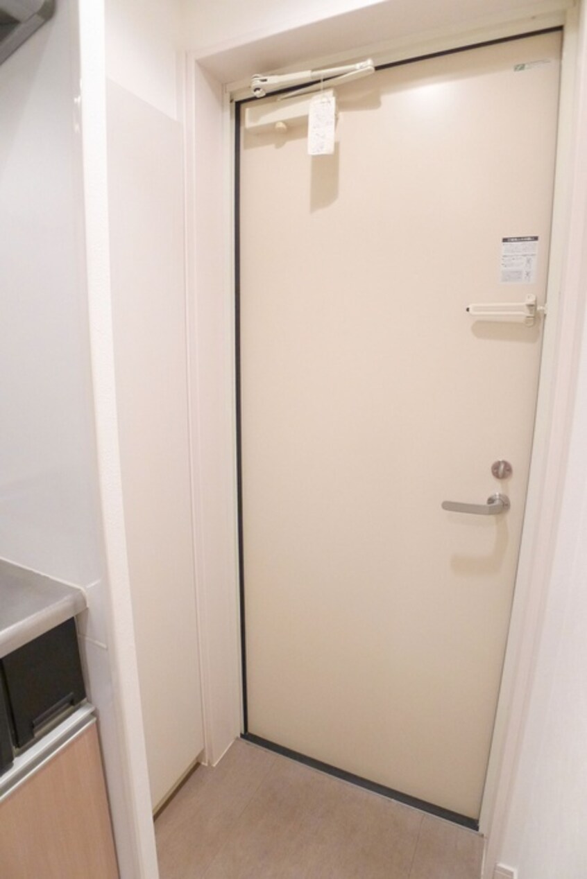 玄関 レフィナ－ドカメオカ