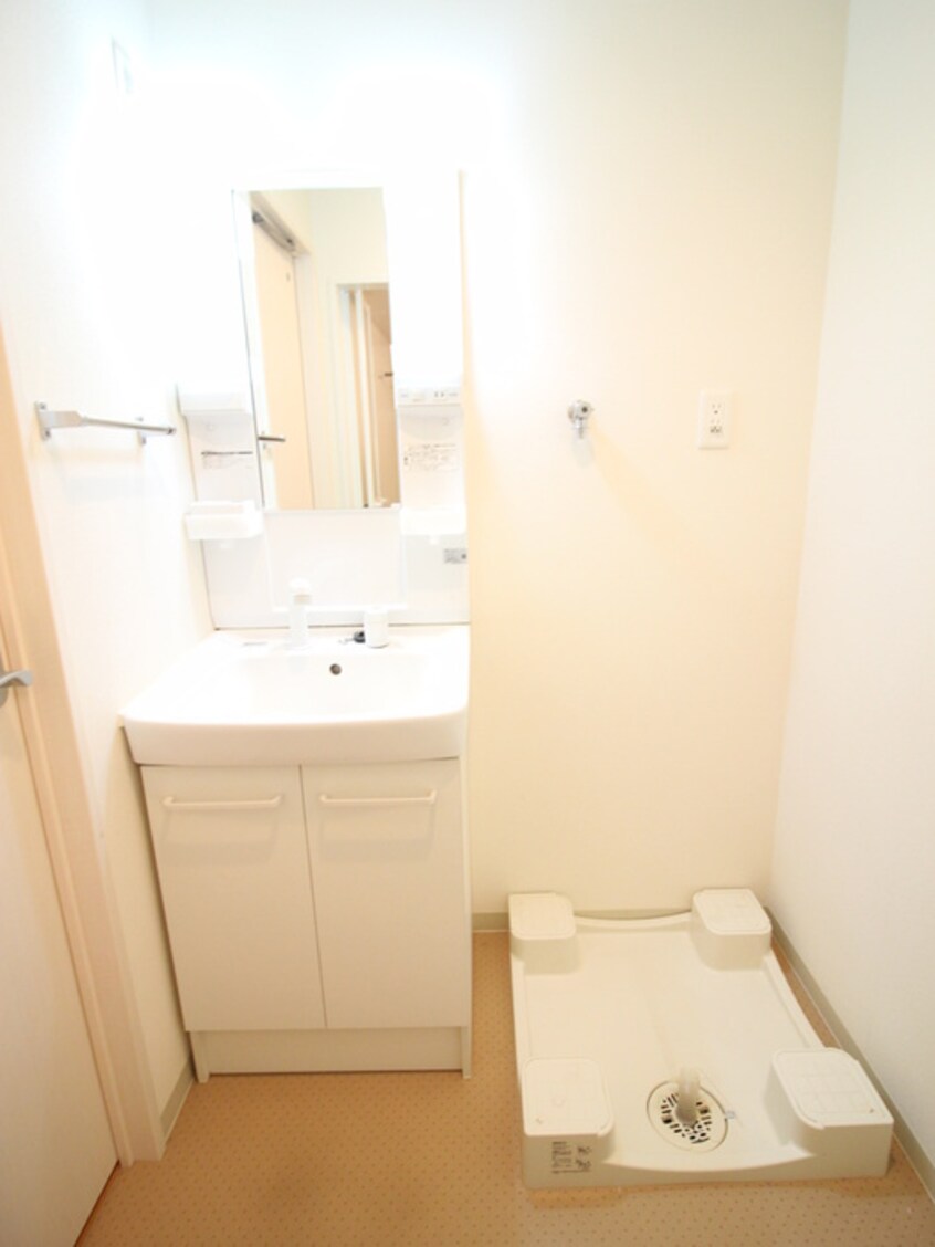 洗濯機置場 カーサフェリーチェ柴又