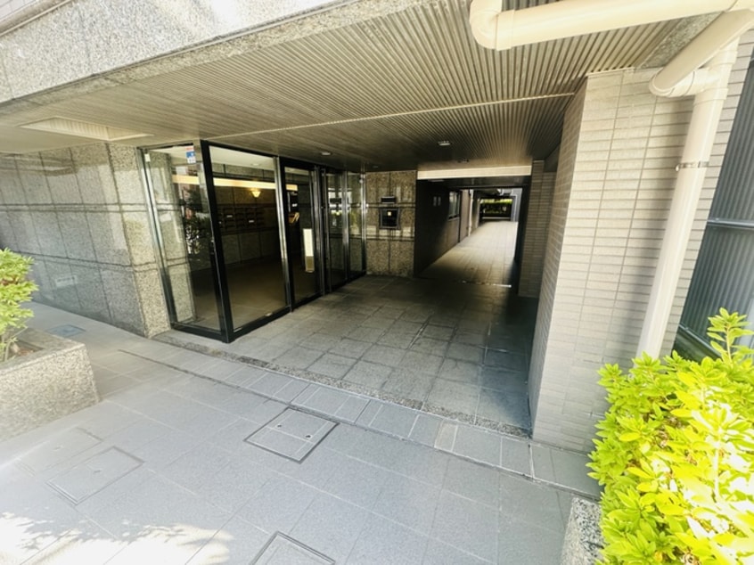 エントランス部分 ＬＯＵＶＲＥ森下