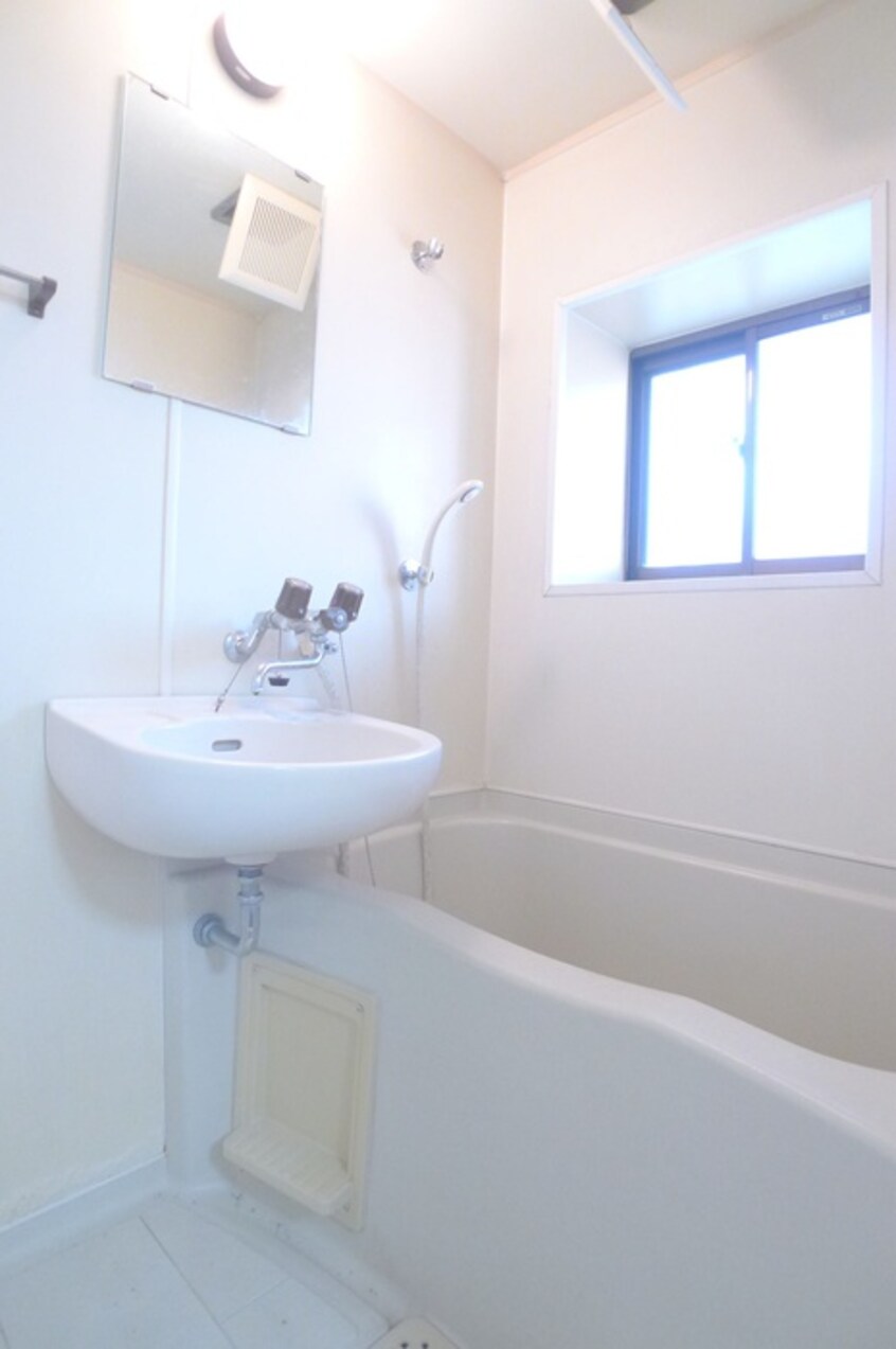 バス／シャワールーム等 コーポラスシカマ