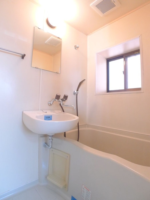 バス／シャワールーム等 コーポラスシカマ