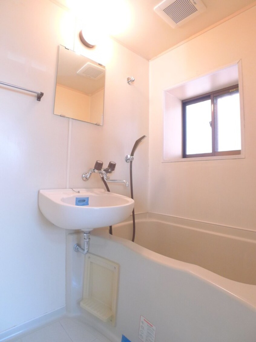 バス／シャワールーム等 コーポラスシカマ