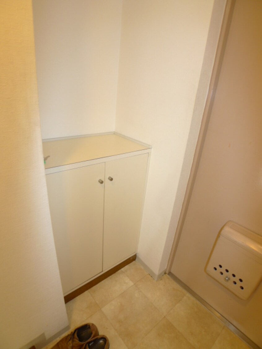 玄関 キャピタル南越