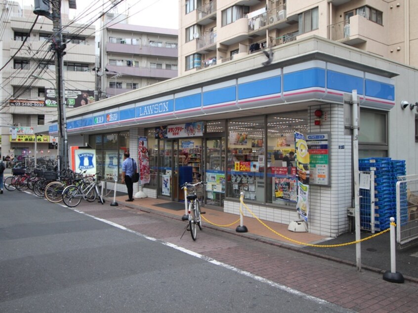 ローソン 蒲田駅東店(コンビニ)まで85m シーズンフラッツ蒲田