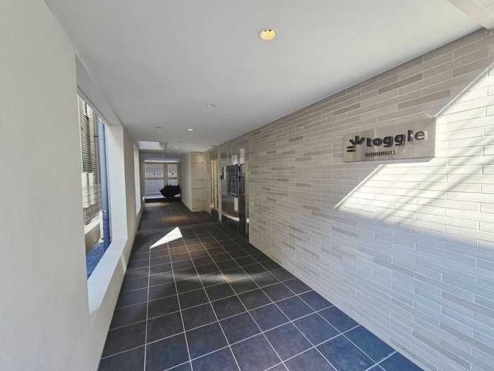 エントランス部分 トグル護国寺