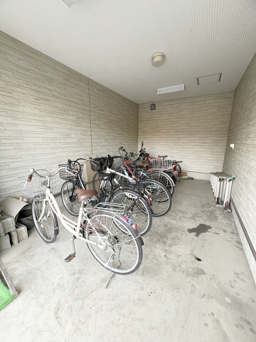 駐輪場 中尾コンセプトハウス