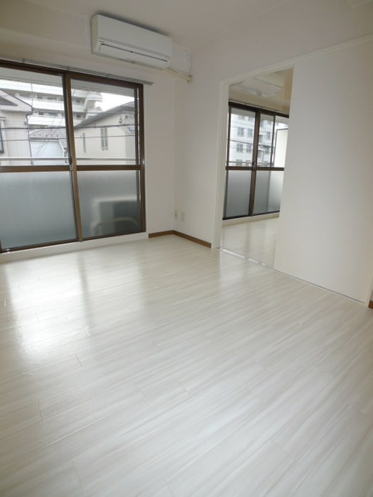 居室 キャピタル南越