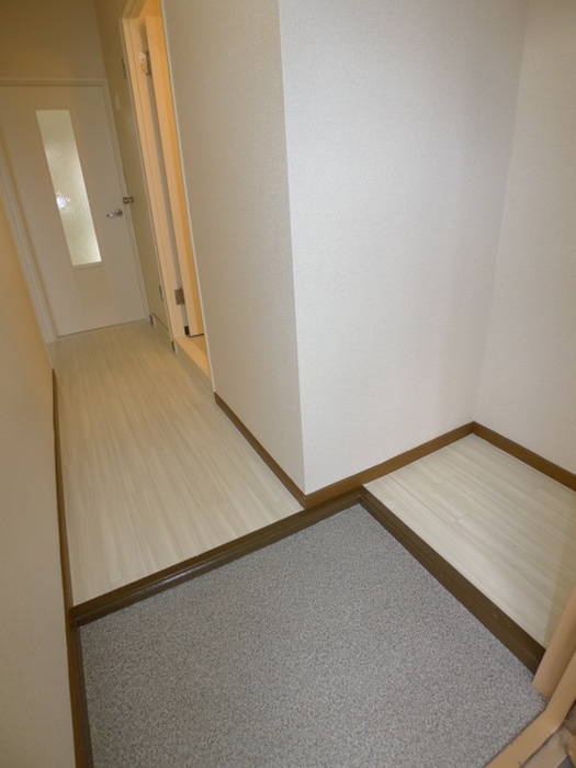 玄関 キャピタル南越