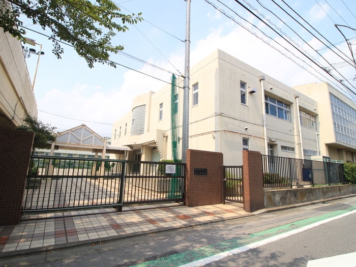 葛飾区立青戸中学校(中学校/中等教育学校)まで86m 青砥パ－クマンション３２