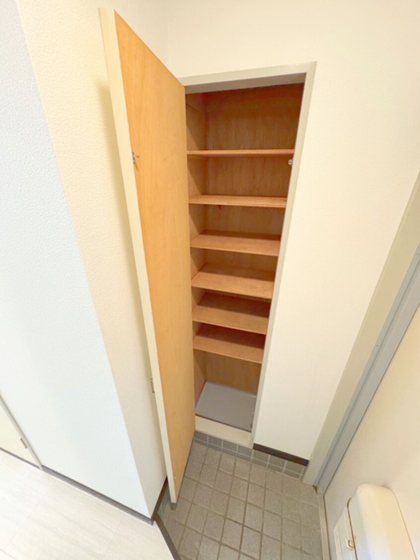 靴箱 レ・ゾワゾー