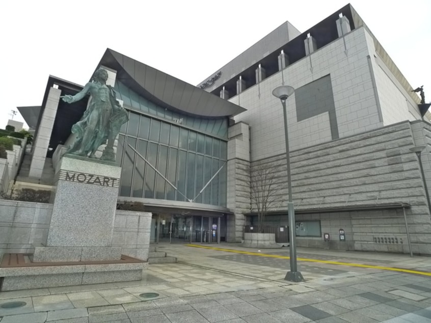 シンフォニーヒルズ(美術館/博物館)まで345m カミーリャ・青戸