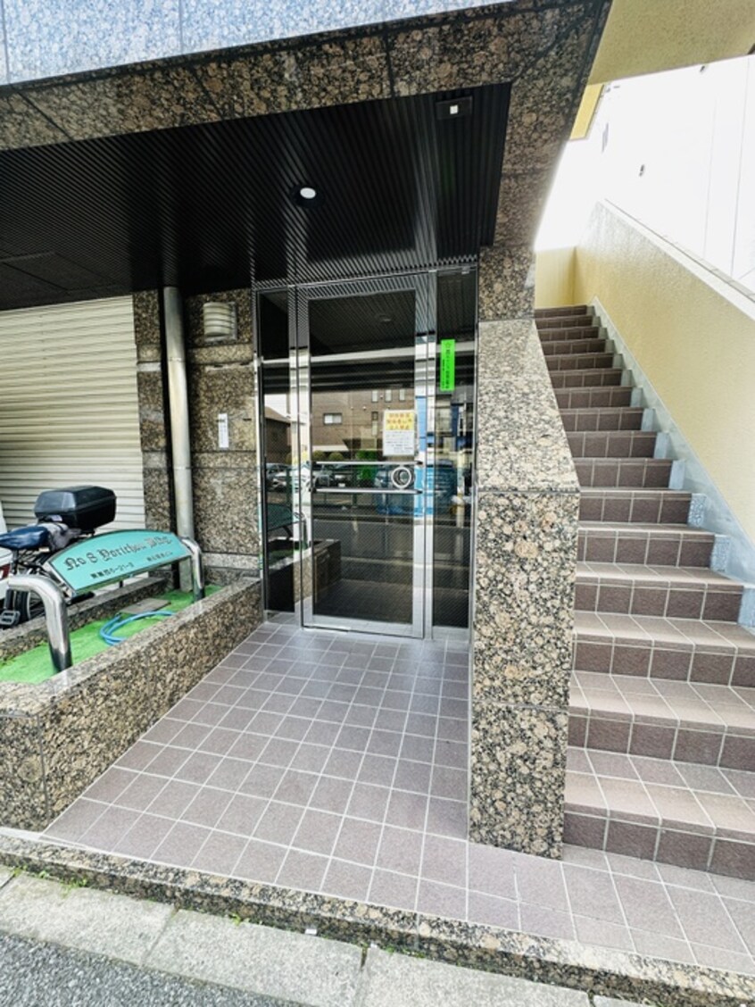 エントランス部分 第８頼長ビル