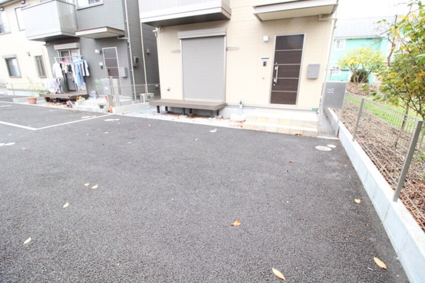 駐車場 差間戸建て　Ｂ