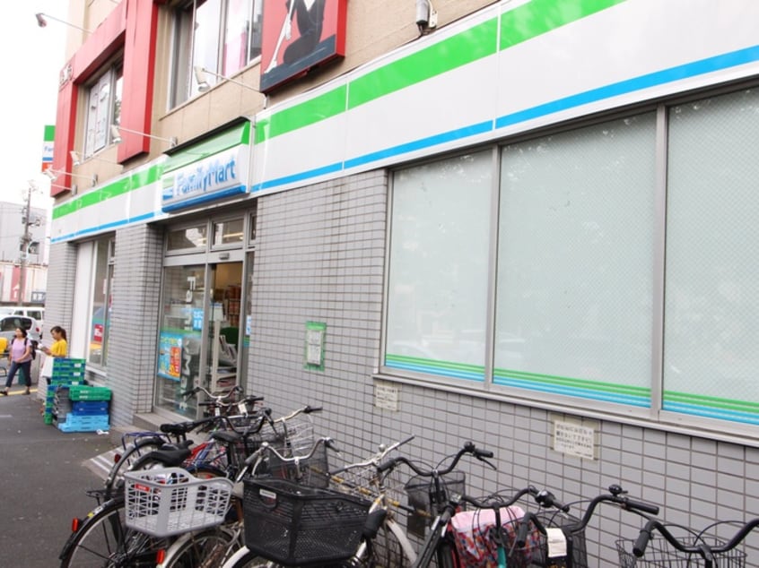 ファミリーマート(コンビニ)まで324m フリービング南千住