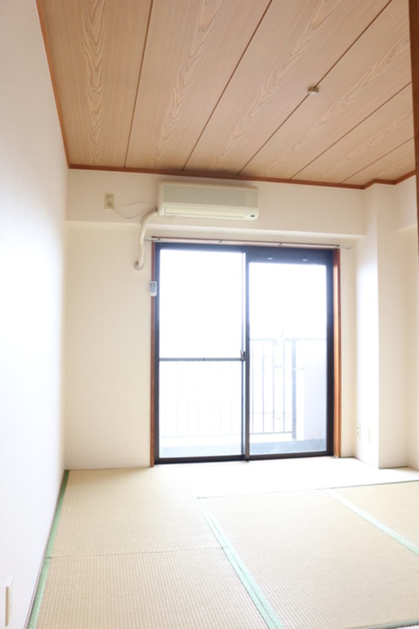 居室 カ－ムコ－ト鳴島
