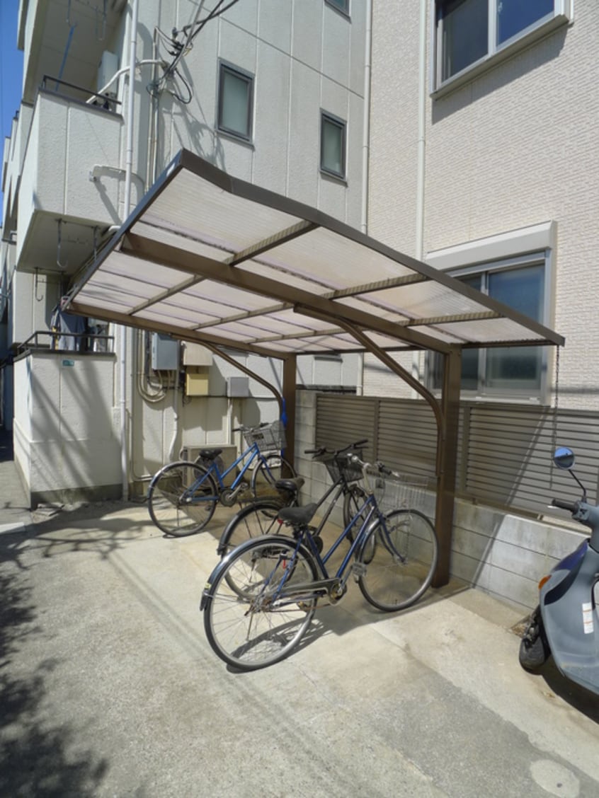 駐輪場 サンハイツ