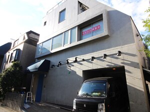 パレロワイヤル西麻布１号室