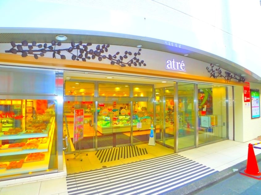 アトレ(デパート)まで164m レブリアント松戸