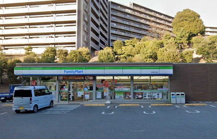 ファミリーマート 町田南大谷店(コンビニ)まで631m ことりの森