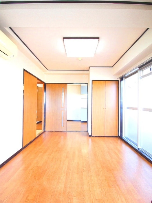 廊下 市川第七ビル