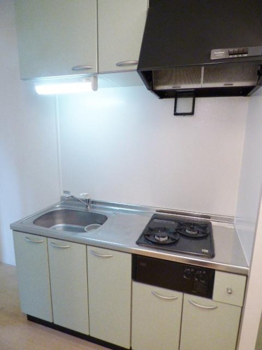 キッチン イ－ストアヴェニュ－片瀬