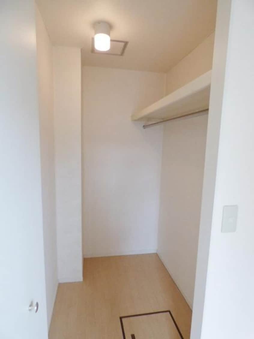 収納 イ－ストアヴェニュ－片瀬