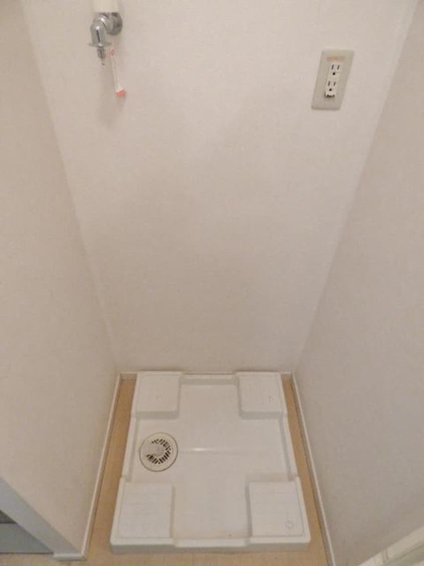 洗濯機置場 イ－ストアヴェニュ－片瀬