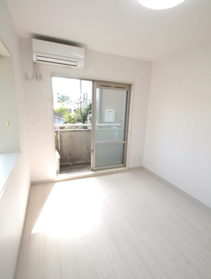 居室 デルフィ与野本町