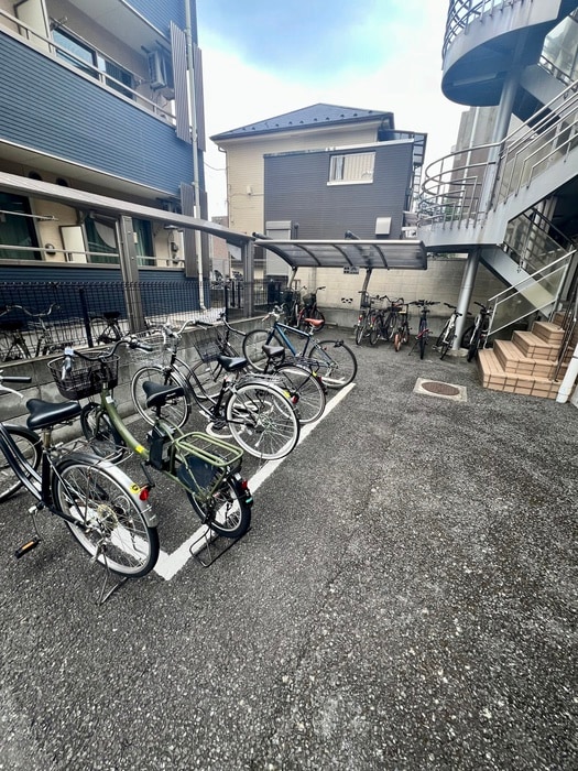 駐輪場 デルフィ与野本町