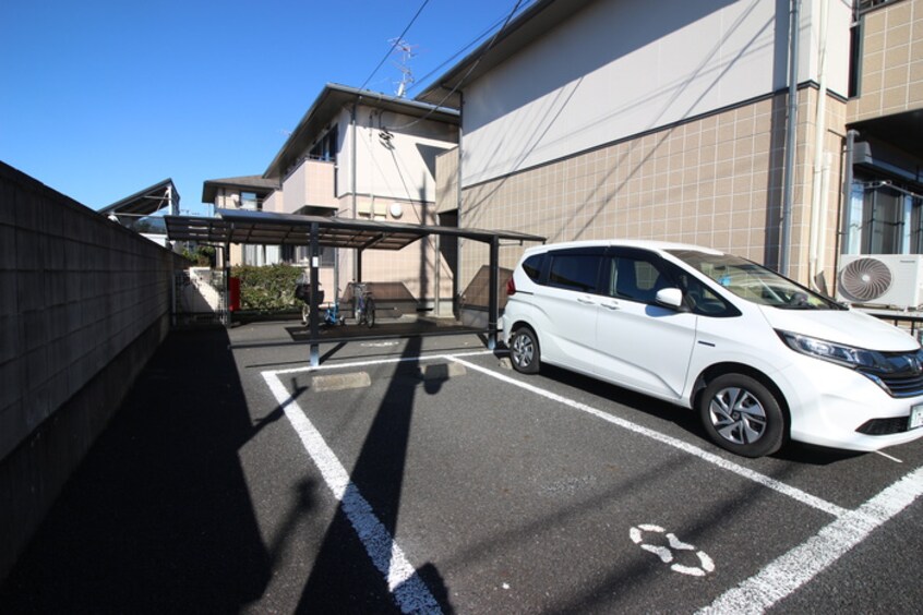 駐車場 ナトゥーラB棟