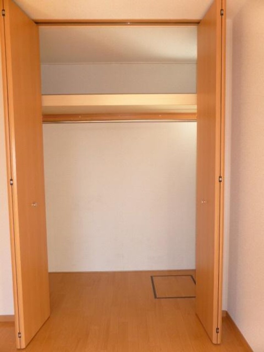 収納 ナトゥーラB棟