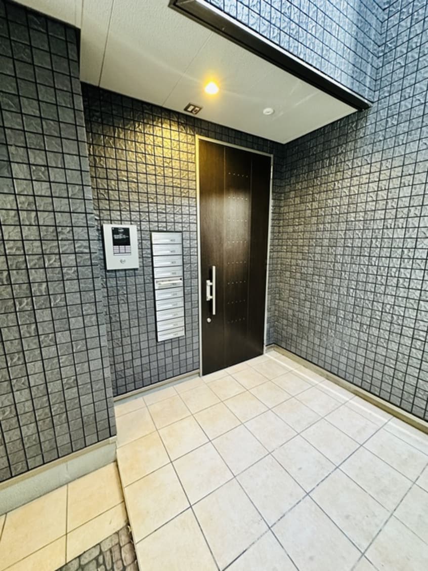 エントランス部分 アルーエム千田