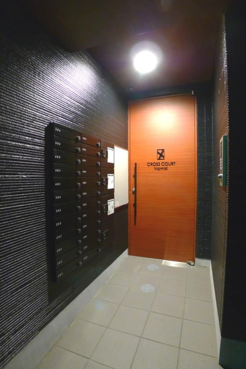 エントランス部分 CROSS COURT NAMIKI