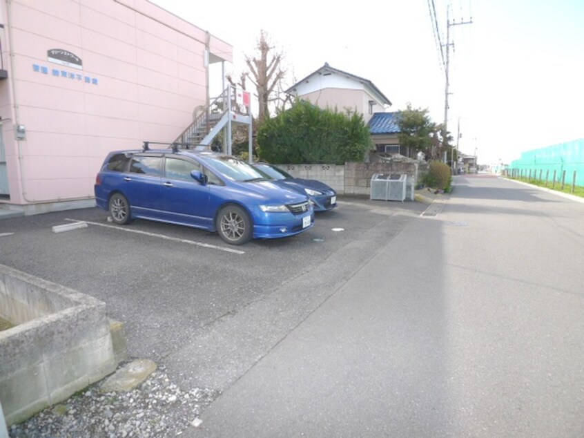 駐車場 グリ－ンエトワ－ル