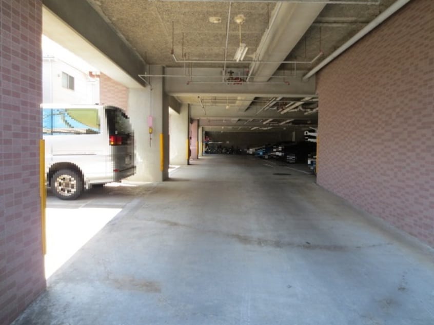 駐車場 コルビュジェ湘南台