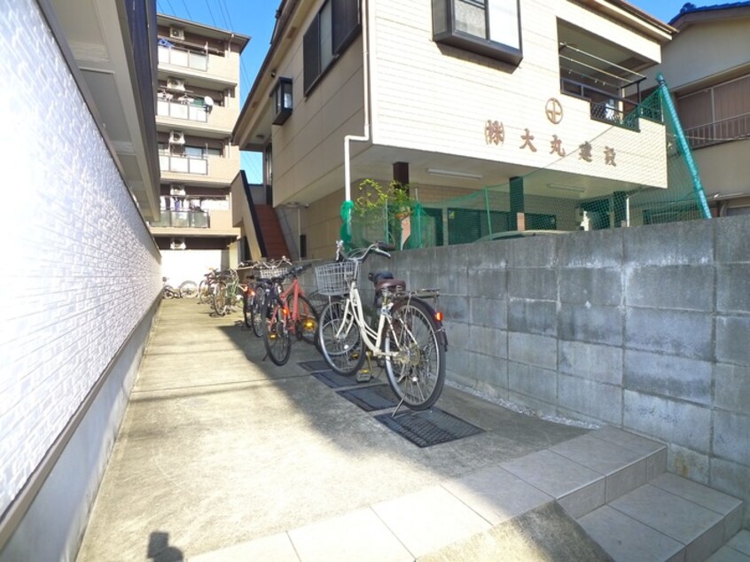 駐輪場 タカラリーベ