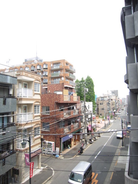 室内からの展望 ｼｬﾛ-ﾑ東中野