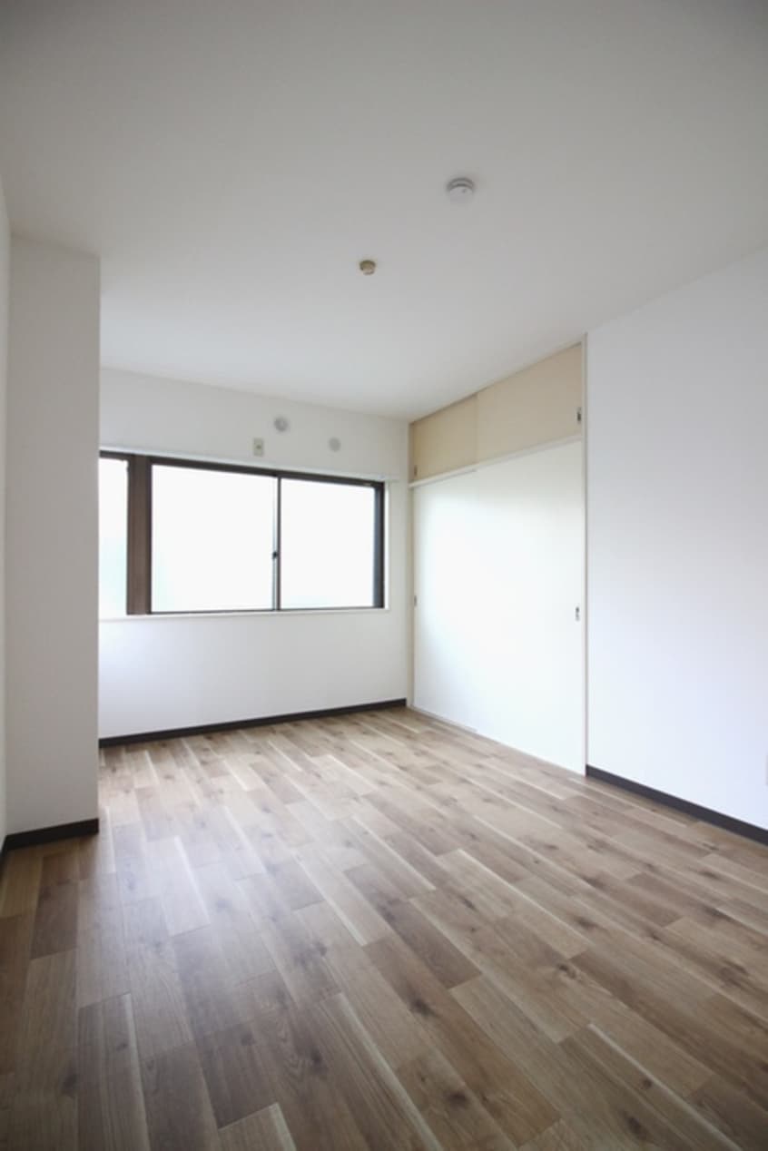 居室 メゾン中郷