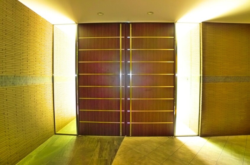 エントランス部分 エリタージュ根岸