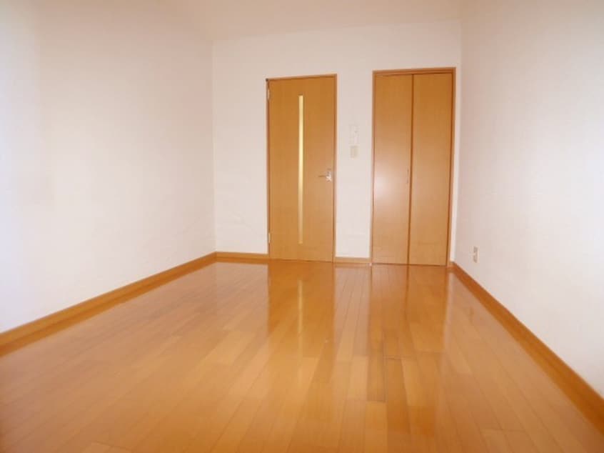 居室 Ｕｎ　Ｂｒｉｌｌａｎｔ