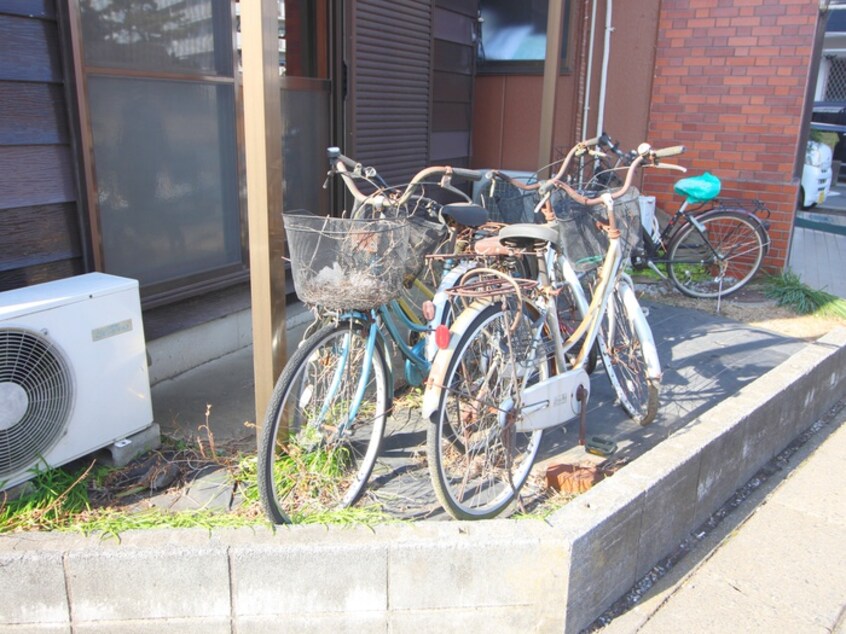 駐輪場 コーポ金子