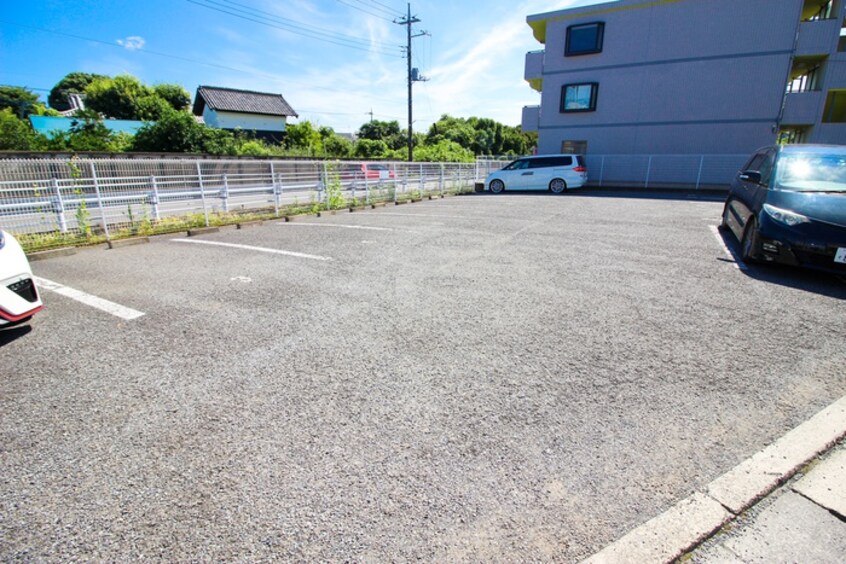 駐車場 ファミ－ル中野島